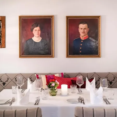 Romantik 3kronen 3* Adelsdorf
