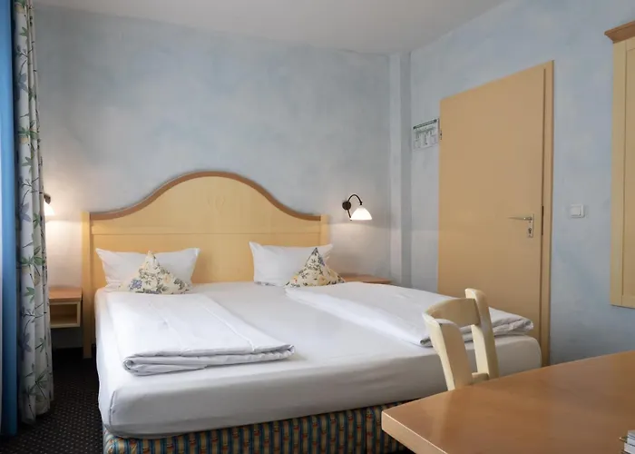 Romantik 3kronen Hotell 3*